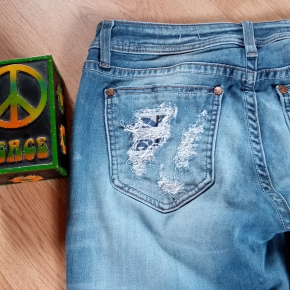 🔥Miss Me skinny jeans 🔥 - Picture 8 of 16